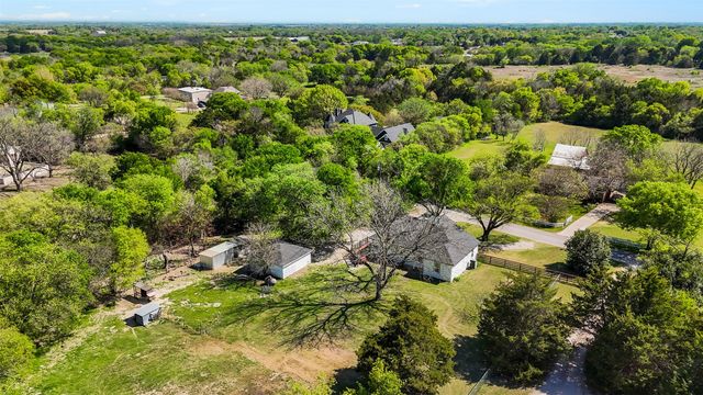 1560 Stainback Road, Red Oak, TX 75154