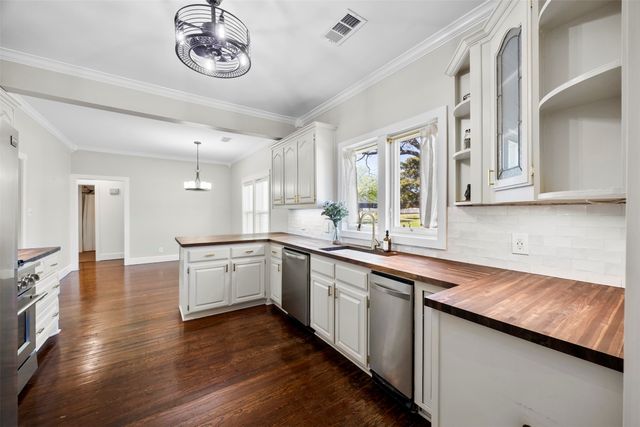 1560 Stainback Road, Red Oak, TX 75154