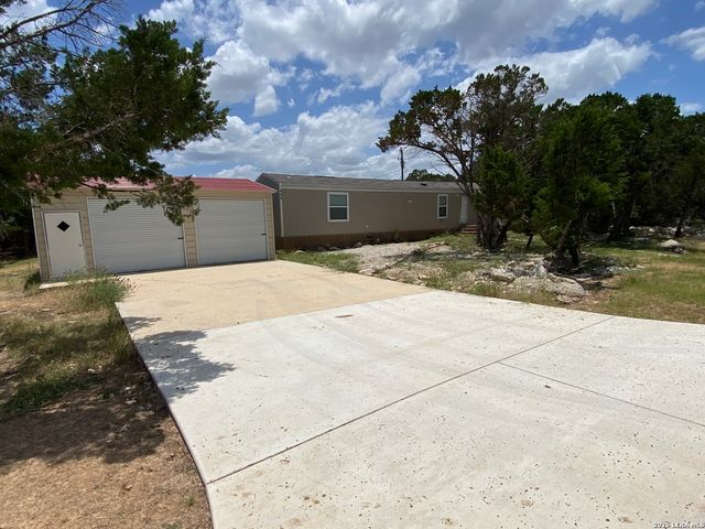846 Inglewood Dr, Canyon Lake, TX 78133