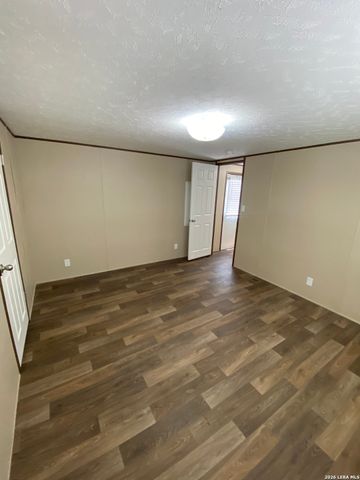 846 Inglewood Dr, Canyon Lake, TX 78133