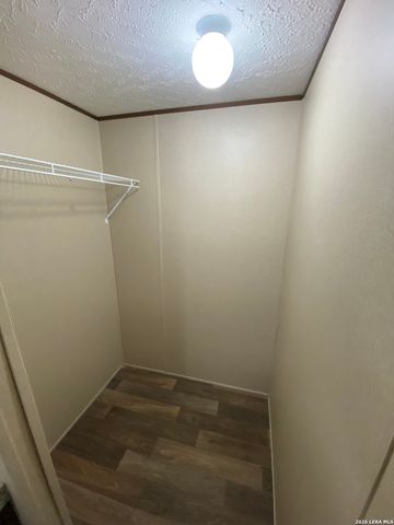 846 Inglewood Dr, Canyon Lake, TX 78133