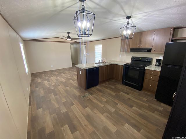 846 Inglewood Dr, Canyon Lake, TX 78133
