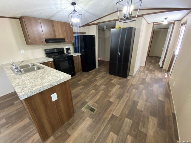 846 Inglewood Dr, Canyon Lake, TX 78133