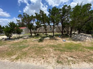846 Inglewood Dr, Canyon Lake, TX 78133