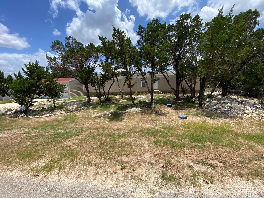 846 Inglewood Dr, Canyon Lake, TX 78133