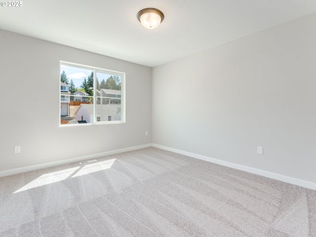 2161 Ne SINGER Ln, Estacada, OR 97023