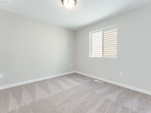 2161 Ne SINGER Ln, Estacada, OR 97023