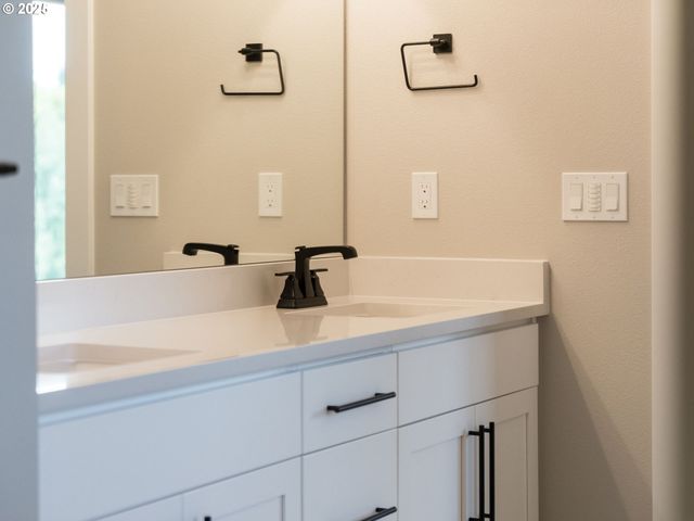 2161 Ne SINGER Ln, Estacada, OR 97023