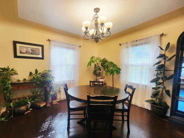 18028 Burnham Avenue, Lansing, IL 60438