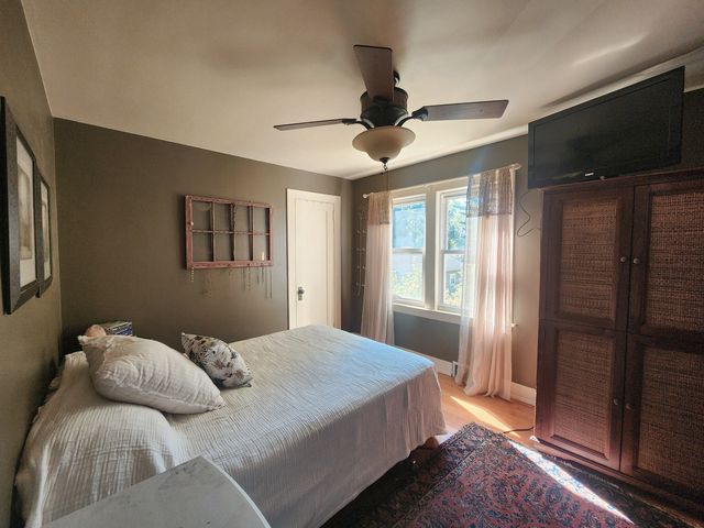 18028 Burnham Avenue, Lansing, IL 60438