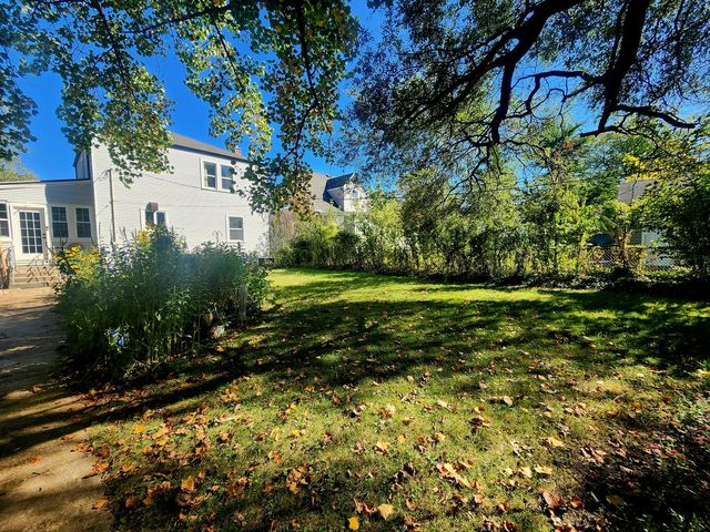 18028 Burnham Avenue, Lansing, IL 60438