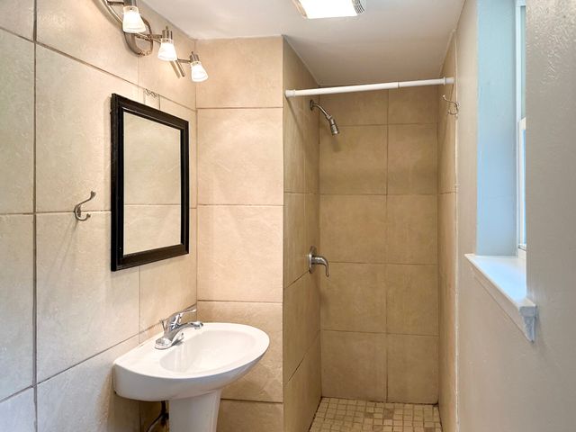 701 Tanglewood Drive, Hurst, TX 76053
