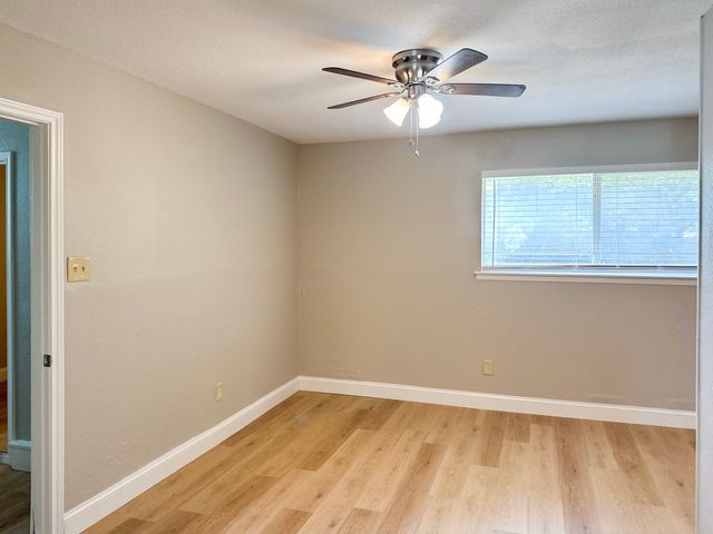 701 Tanglewood Drive, Hurst, TX 76053