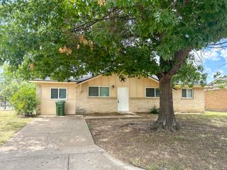 701 Tanglewood Drive, Hurst, TX 76053