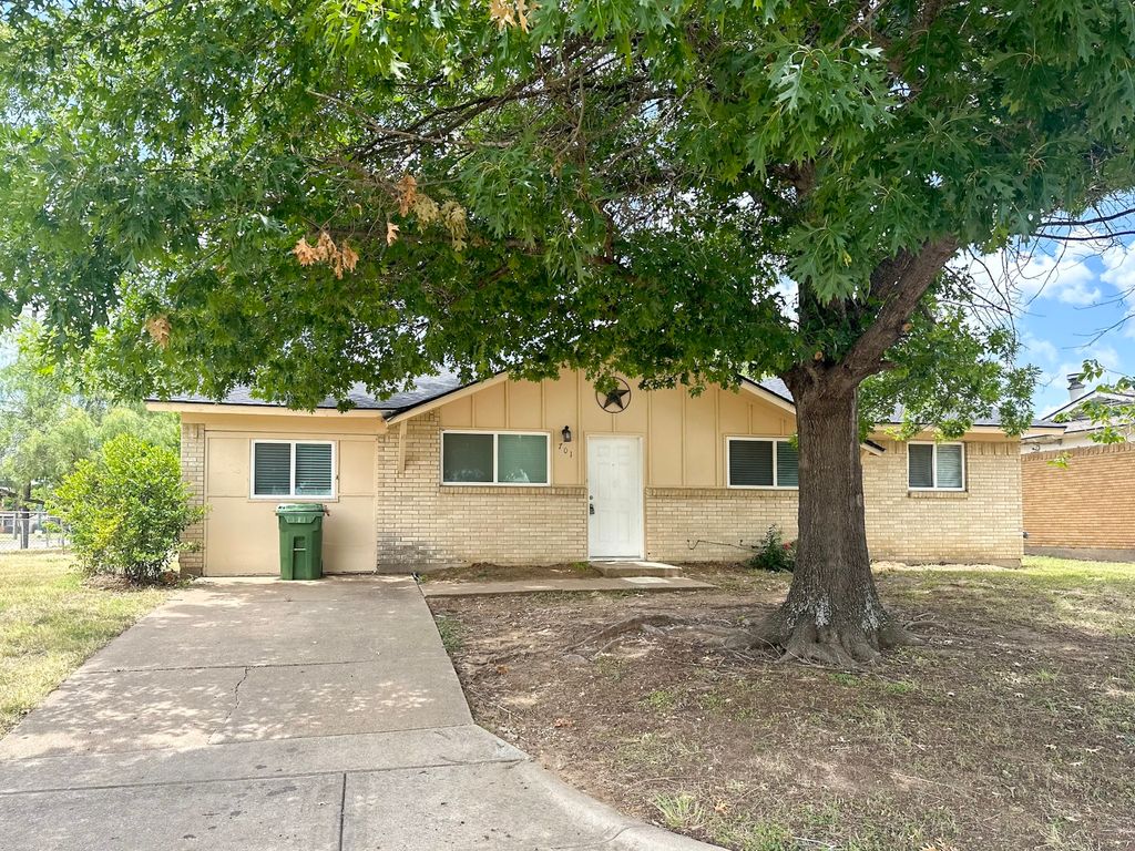701 Tanglewood Drive, Hurst, TX 76053