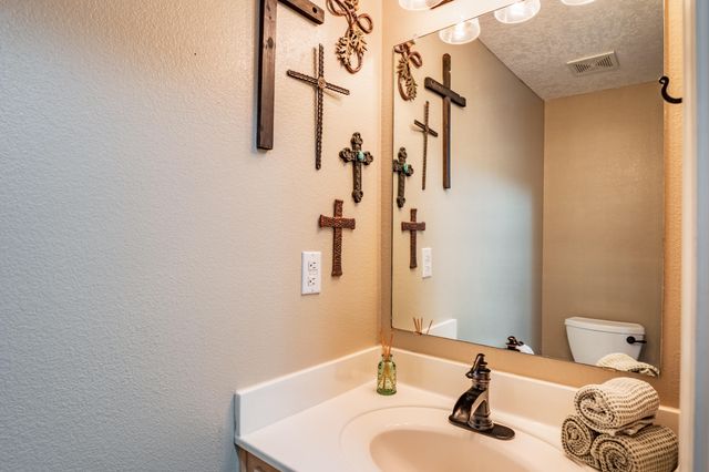 4931 SERENO Drive NE, Albuquerque, NM 87111