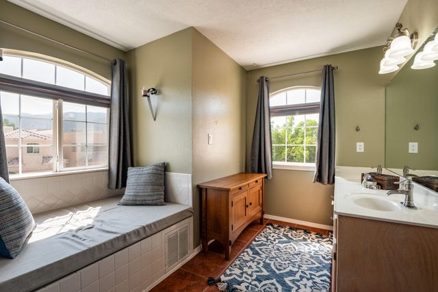 4931 SERENO Drive NE, Albuquerque, NM 87111