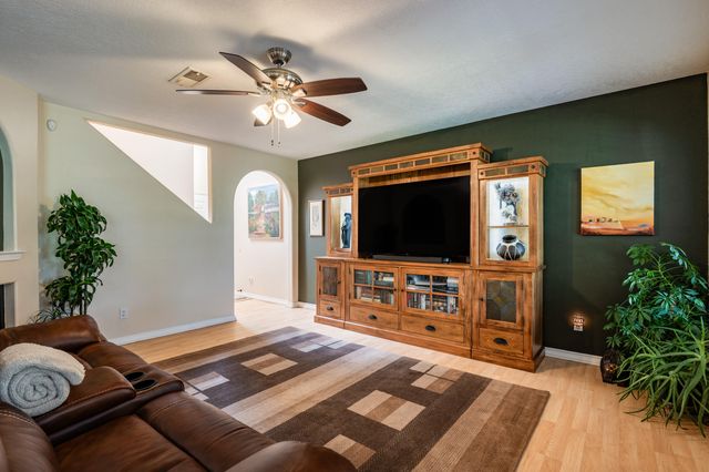 4931 SERENO Drive NE, Albuquerque, NM 87111