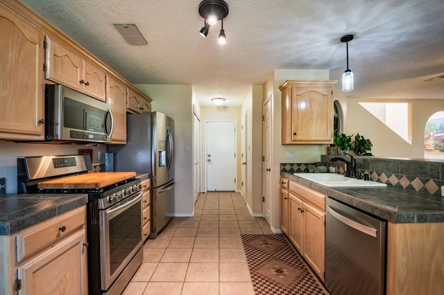 4931 SERENO Drive NE, Albuquerque, NM 87111