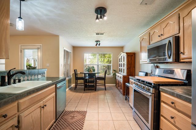 4931 SERENO Drive NE, Albuquerque, NM 87111