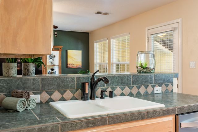 4931 SERENO Drive NE, Albuquerque, NM 87111