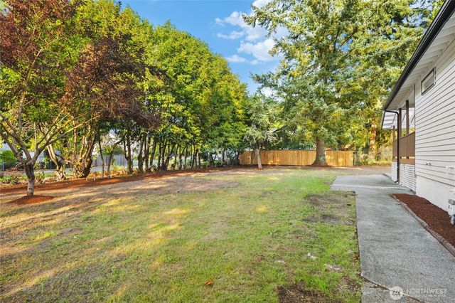 815 Blaine Street, Steilacoom, WA 98388