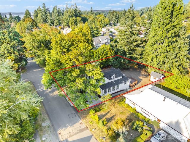 815 Blaine Street, Steilacoom, WA 98388