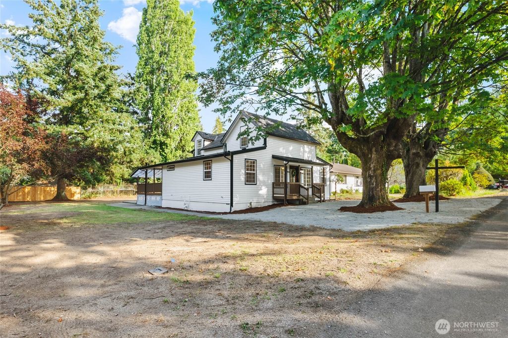 815 Blaine Street, Steilacoom, WA 98388