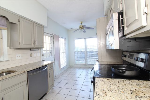 2033 HAZEL HEDGE Lane, Montgomery, AL 36106