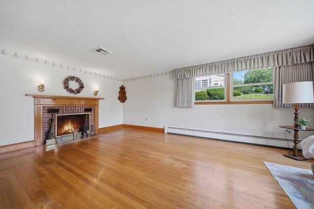 19 Daley Ave, Methuen, MA 01844