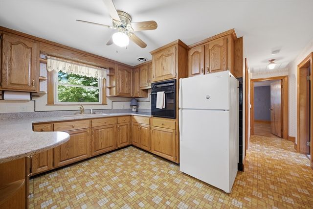 19 Daley Ave, Methuen, MA 01844