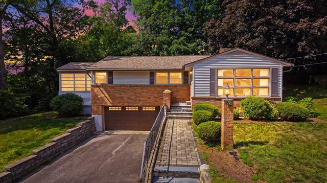 19 Daley Ave, Methuen, MA 01844