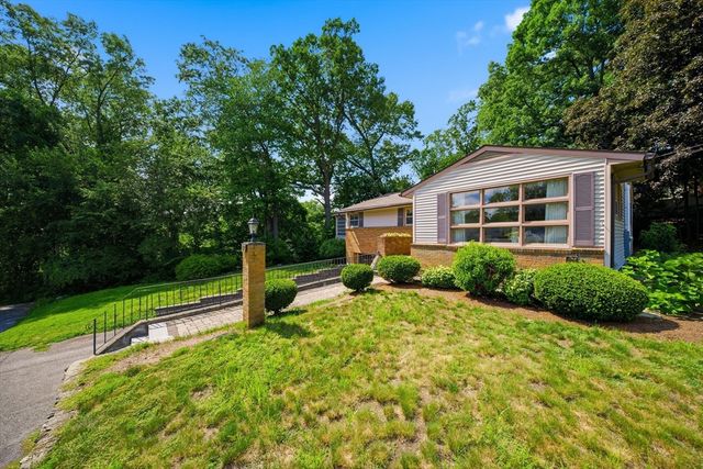 19 Daley Ave, Methuen, MA 01844