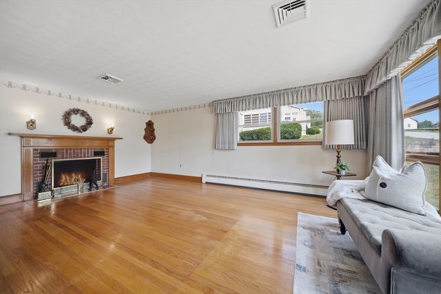 19 Daley Ave, Methuen, MA 01844