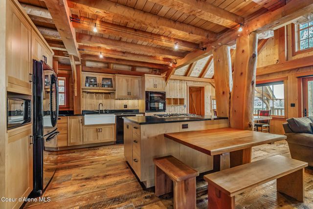 2222 Hidden Valley RD, Sandpoint, ID 83864