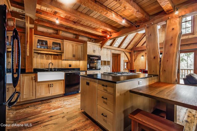 2222 Hidden Valley RD, Sandpoint, ID 83864