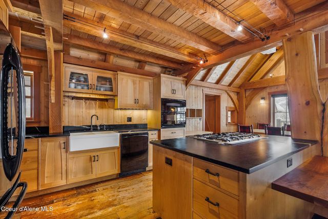 2222 Hidden Valley RD, Sandpoint, ID 83864