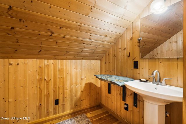 2222 Hidden Valley RD, Sandpoint, ID 83864