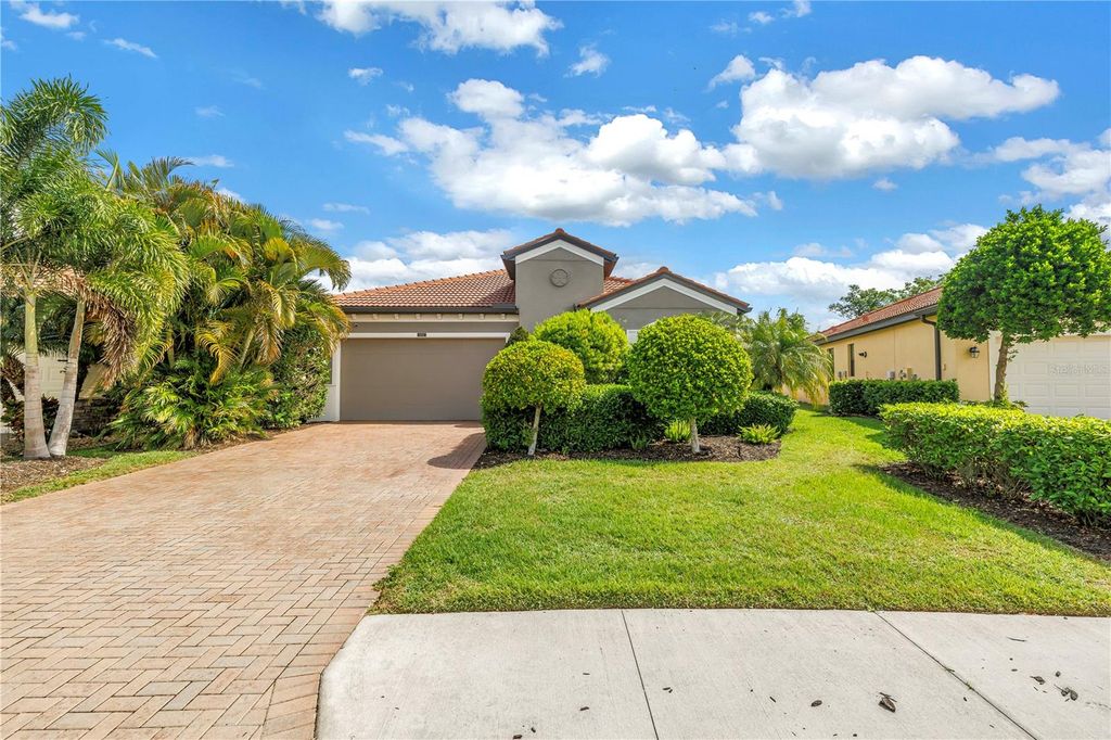 Image 2 of property listing at 4541 BALTRY COURT, Bradenton, FL 34211