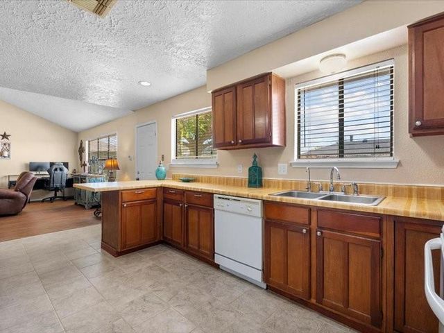 9739 Rustic Rock Road, La Porte, TX 77571