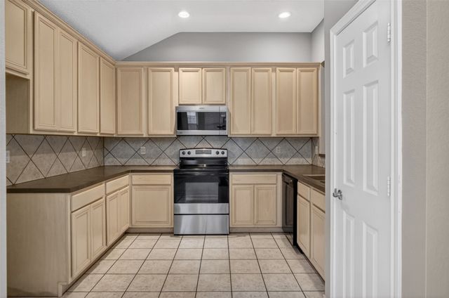 1105 Hidden Glade Drive, Mansfield, TX 76063