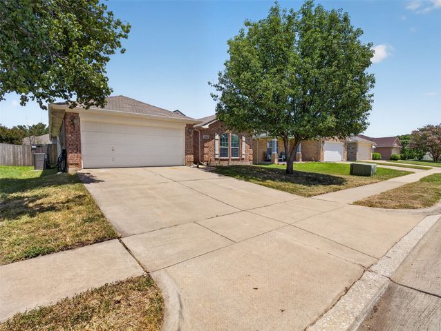 9612 Linton Drive, Fort Worth, TX 76108