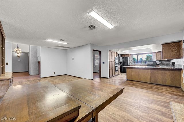 6975 Obannon Drive, Las Vegas, NV 89117