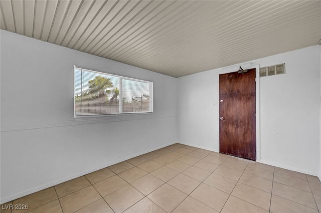 6975 Obannon Drive, Las Vegas, NV 89117