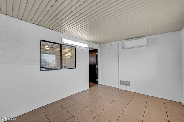 6975 Obannon Drive, Las Vegas, NV 89117