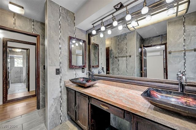 6975 Obannon Drive, Las Vegas, NV 89117