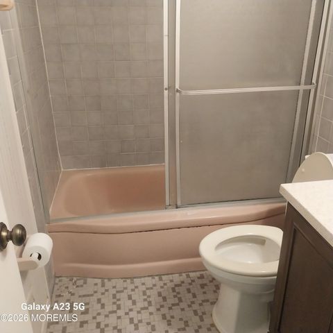 14 Stoneybrook Drive, Old Bridge, NJ 08857