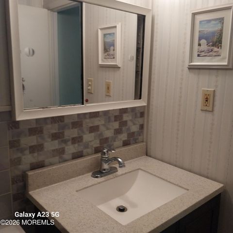 14 Stoneybrook Drive, Old Bridge, NJ 08857