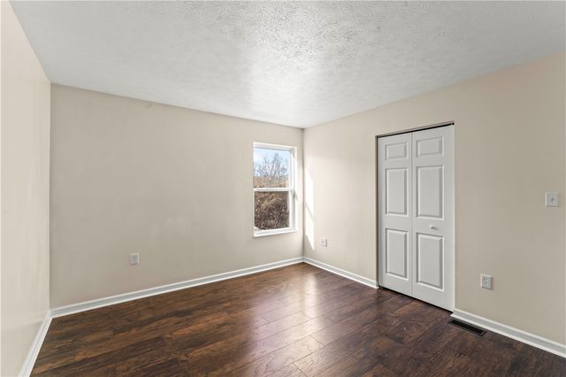 118 Commodore Dr, North Fayette, PA 15057