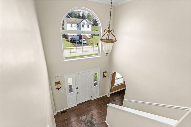 118 Commodore Dr, North Fayette, PA 15057